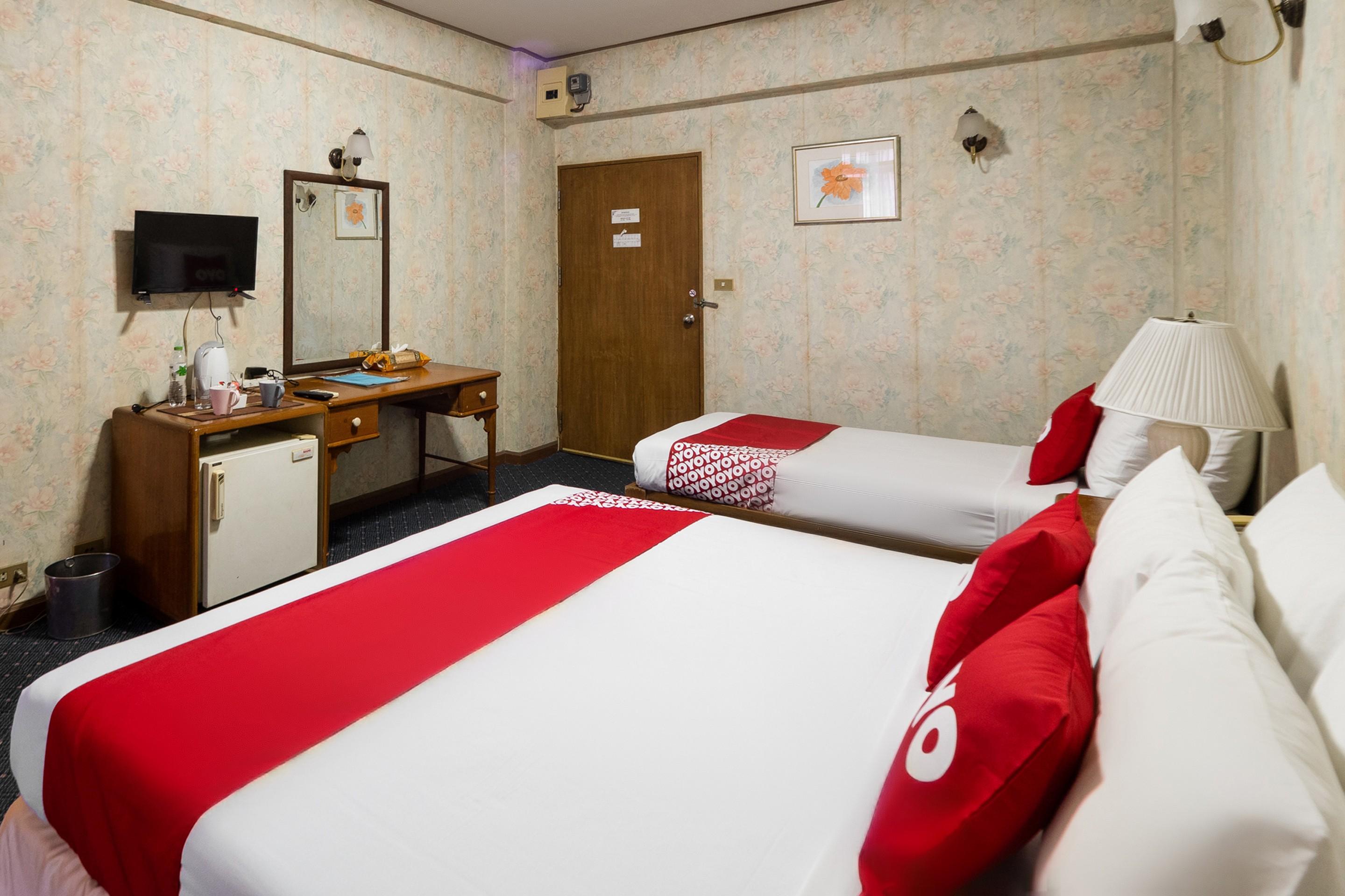 12Pm Bangkok Hotel Ngoại thất bức ảnh