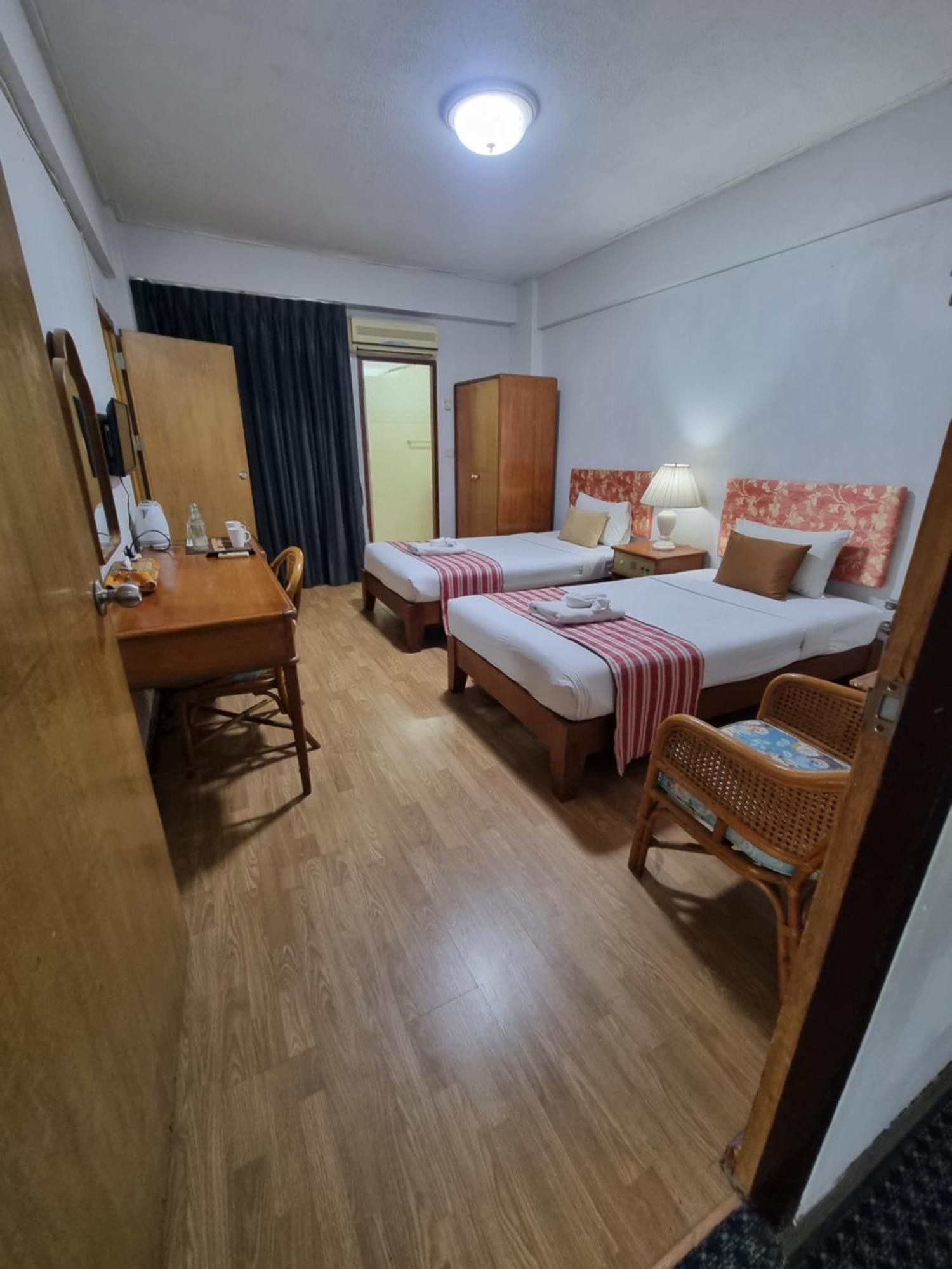12Pm Bangkok Hotel Ngoại thất bức ảnh